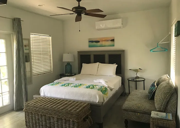 Island Club Turks & Grace Bay Place